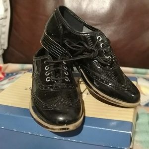 Boys Sz 7(?) Black Dress Shoes